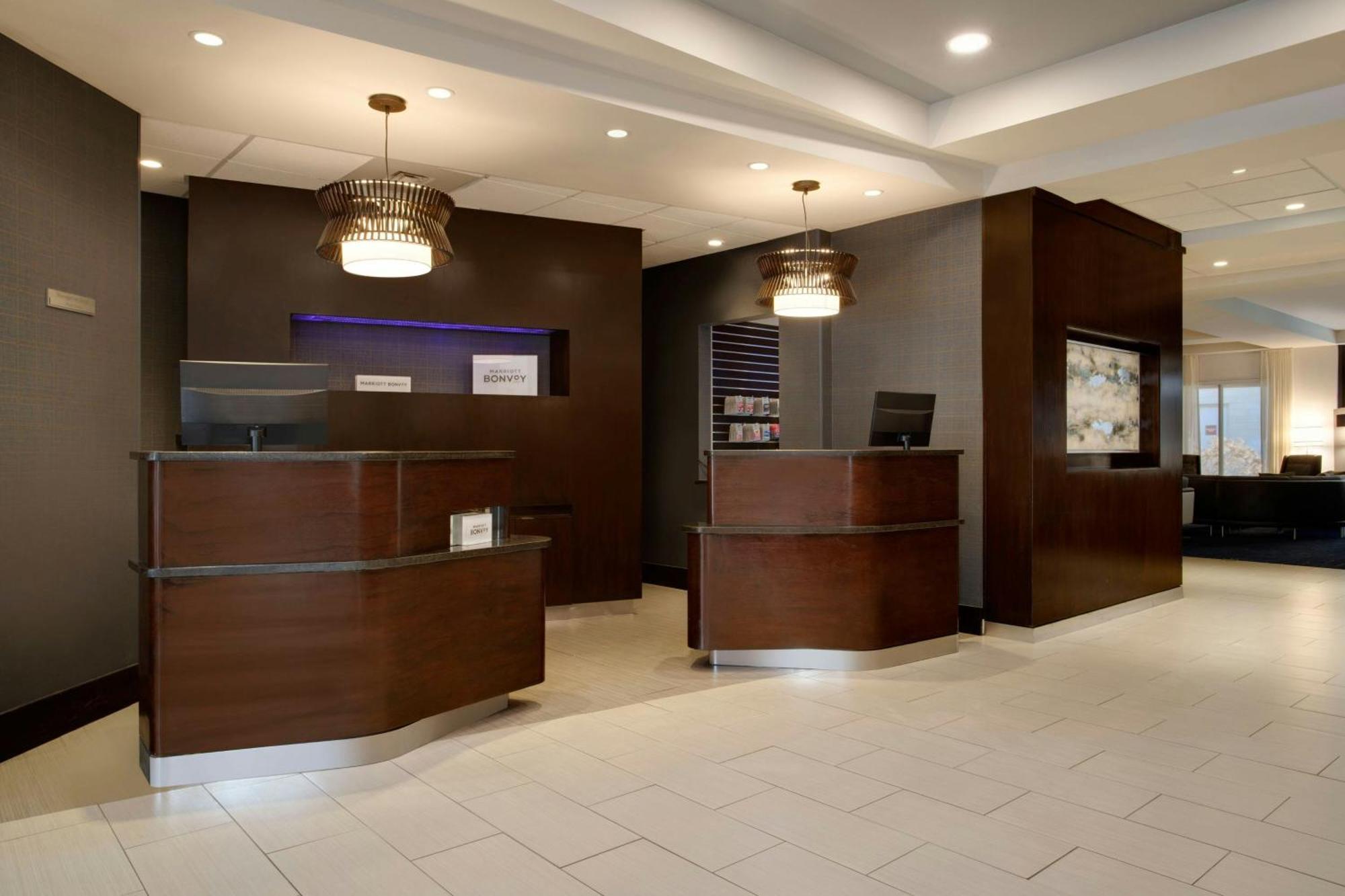 Courtyard Hotel 3*