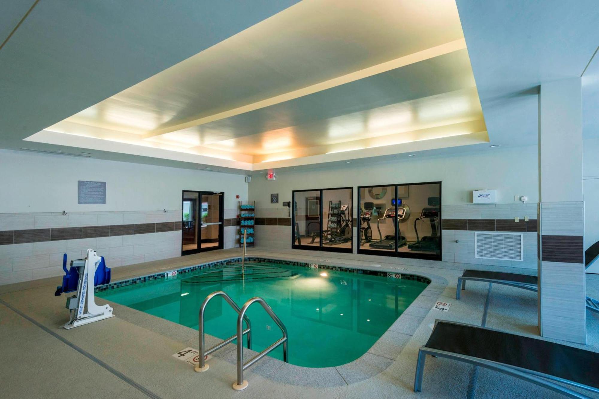 Courtyard Hotel 3*