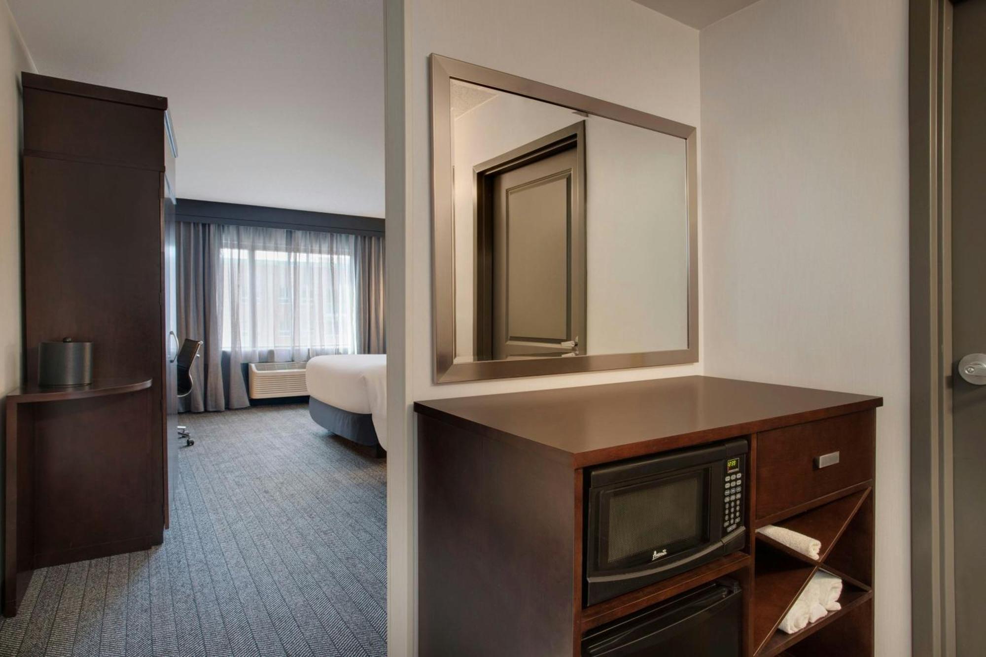 Hotel Courtyard 3*